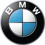Das BMW-Logo zu Hause vor weißem Hintergrund.