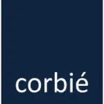 Profilbild von Corbie, der ein Auto präsentiert.